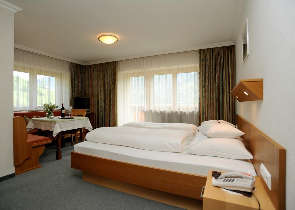 Haus Alpina Hotell Au (Vorarlberg) Rom bilde