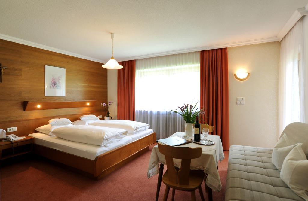 Haus Alpina Hotell Au (Vorarlberg) Rom bilde